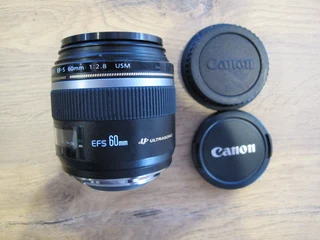Canon EF-S 60mm f/2.8 USM Macro Lens
