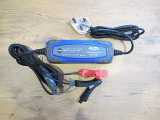 National Luna Intelligent 5 Amp Battery Charger