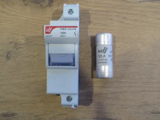 DC Solar 125 Amp Fuse and holder