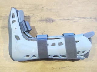 R650.00 - Aircast Moonboot size Large