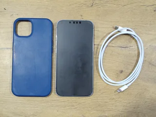 Apple iPhone 14 128GB LIKE NEW incl. original Apple Cover