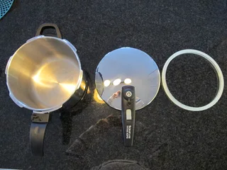 Taurus Ontime Rapid - Stainless Steel Pressure Cooker (8L) USED only 4 Times