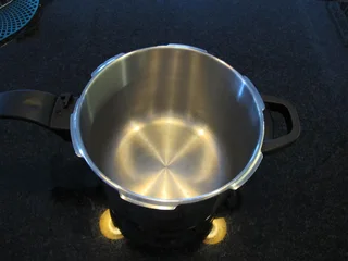 Taurus Ontime Rapid - Stainless Steel Pressure Cooker (8L) USED only 4 Times