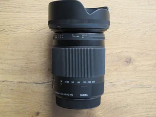 Sigma 18-300mm f/3.5-6.3 DC Macro OS HSM Contemporary Lens for Canon – SPOTLESS LIKE NEW