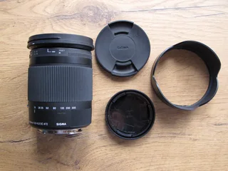 Sigma 18-300mm f/3.5-6.3 DC Macro OS HSM Contemporary Lens for Canon – SPOTLESS LIKE NEW