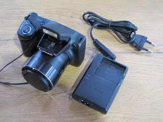 Canon SX430 45x Ultra Zoom Digital Camera 16GB SD Card &#43; Bag