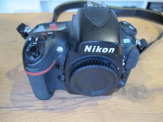 Nikon D800E 36.3 MP CMOS FX-Format Digital SLR Camera (Body Only)
