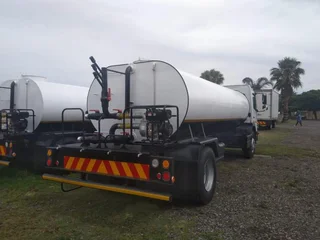 WE BUY AND SELL WATER TANKER TRUCKS AND TRAILERS,