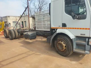 MINT RENAULT RIGID TRUCK UP FOR GRABS