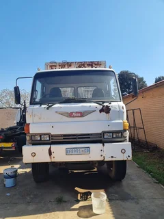 A HOOK LIFT TRUCK YOU CAN USE, IS UP FOR SALE.