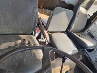 A HOOK LIFT TRUCK YOU CAN USE, IS UP FOR SALE.