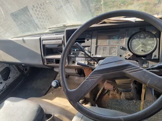 A HOOK LIFT TRUCK YOU CAN USE, IS UP FOR SALE.