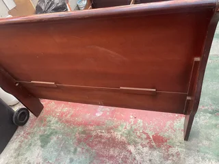 Solid wood Sleigh bed
