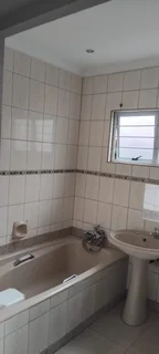 Outbuilding   to  let in unit 3