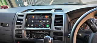VW T5 BUS/ CARAVELLE 9 INCH TOUCHSCREEN MEDIA PLAYER WITH GPS/ BLUETOOTH