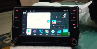 VW 7 INCH ANDROID TOUCHSCREEN MEDIA PLAYER WITH APPLE CARPLAY / ANDROID AUTO