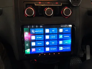 VW 9 INCH ANDROID TOUCHSCREEN MEDIA PLAYER WITH APPLE CARPLAY / ANDROID AUTO