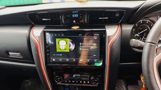 TOYOTA FORTUNER GD6 9 INCH TOUCHSCREEN MEDIA UNIT (2016-2024)