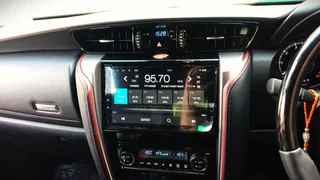 TOYOTA FORTUNER GD6 9 INCH TOUCHSCREEN MEDIA UNIT (2016-2024)