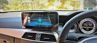 MERCEDES BENZ W204 C-CLASS ANDROID TOUCHSCREEN WITH CARPLAY