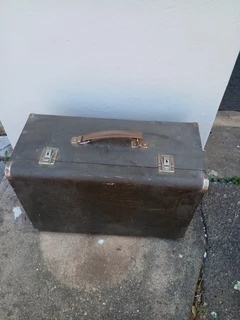 Vintage 1954 Manual Singer 99K Sewing machine in good condition Original Box with manual booklet.