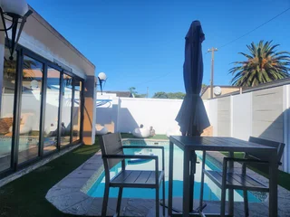 Room in a 3-bed house