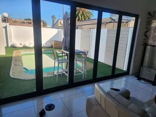 Room in a 3-bed house