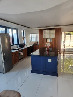 Room in a 3-bed house