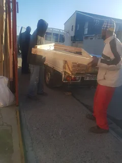 Bakkie for Hire Affordable / Garden Refuse Removal / Furniture Move/ Rubble Removal✅