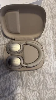 Bowers and  Wilkens PX7 S3 and Sennhiser Momentum 4