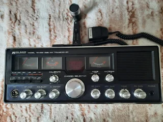 Midland Model 78-999 SSB AM Transceiver plus Power Mike