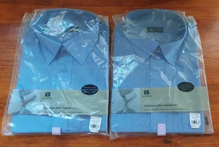 2 x Woolies Mens Short Sleeve Shirts Size 17/43