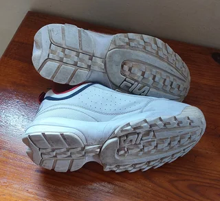 Fila Sneakers Size 5