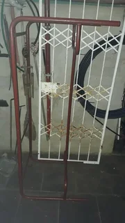 Massage bed / doctors bed (fame only)