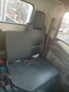 Isuzu NMR 2.5ton truck swb