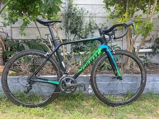 Giant Advanced Carbon Road Bik – ML – Carbon Wheelset (offers welcome)