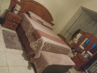 Luxurious, spacious and beautiful 6 bedroomed House with 2 bedrooms en-suite and Cottage