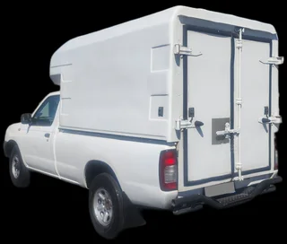 Nissan NP300 Single Cab with camopy