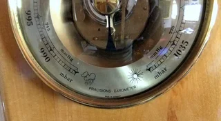 Barometer and Clock in Solid Brass on Wood board Ø 175mm H16mm Overall L 49 x W 24.5 x H 5.2cm kg 3.