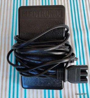 ELNA 745 5trade over locker in excellent condition as NEW