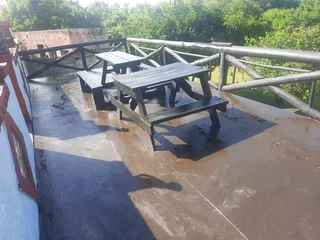 Last Dec dates,22 to 27 Dec, 20 sleeper self-catering holiday house 16mins walk to beaches.