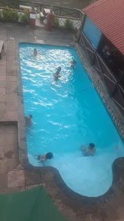 Jan/feb specail R200PPPN. 20 sleeper self-catering holiday house 16mins walk to beach, in Hibberdene