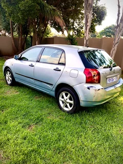 2004 Toyota Runx Hatchback
