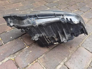 BMW F30 NON XENON HEADLIGHT  R2600