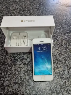 Iphone 5 16gb Cellphone For Sale - Good Condition