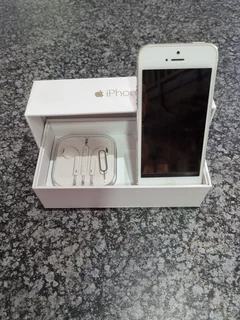 IPHONE 5 16GB CELLPHONE FOR SALE - GOOD CONDITION