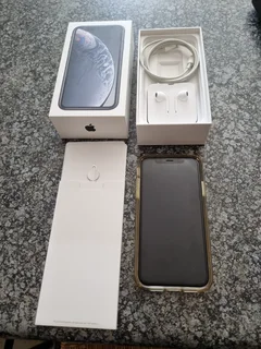 IPHONE XR 64GB CELLPHONE FOR SALE – GOOD CONDITION