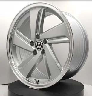 17&#34; DISHED MILTON REPS WHEELS...