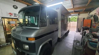 CAMPER / TOURING TRUCK