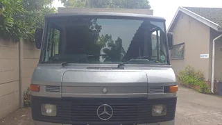 CAMPER / TOURING TRUCK